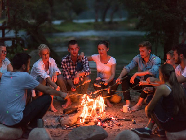 Feuer, Freunde, Wildlieb: Ideen für einen Abend am Lagerfeuer