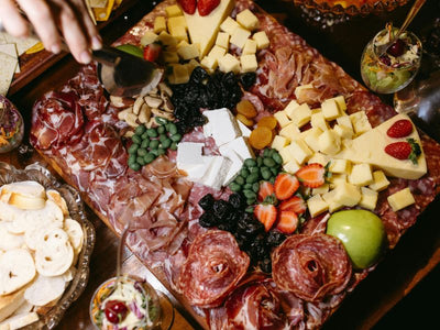 Mit welchen Beilagen schmecken Wildschinken und Wildsalami am besten?