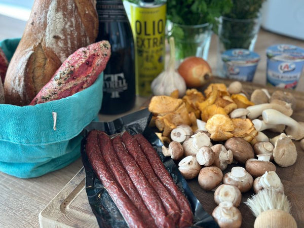 Wildlieb Rezept: Pilzpfanne mit Wildknacker und Kräutern