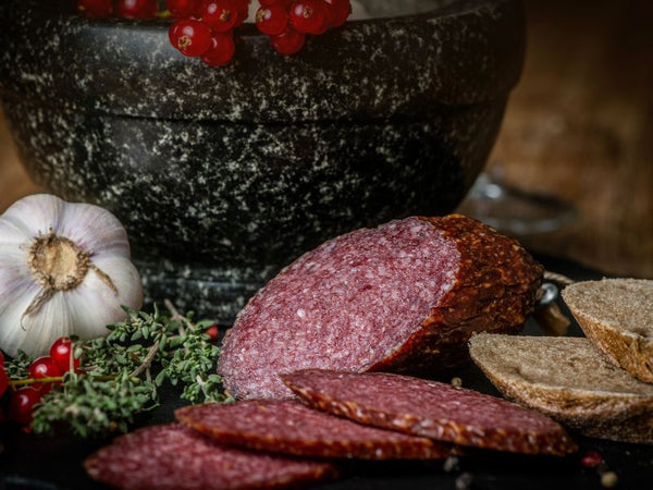 Wildfleisch vs. konventionelles Fleisch: Warum du besser auf Wild setzen solltest