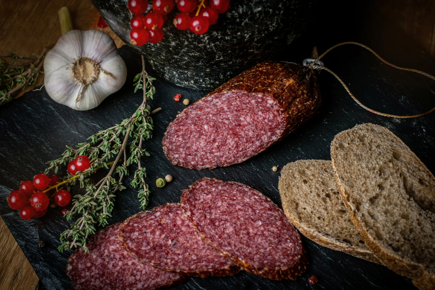 Damwildsalami mit BIO-Schweinefleisch - VAKUUMIERT - ca. 330 g am Stück