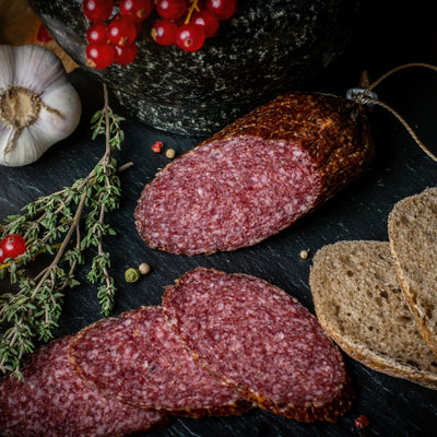 Damwildsalami mit Schweinefleisch von Purely Green - VAKUUMIERT - ca. 330 g am Stück